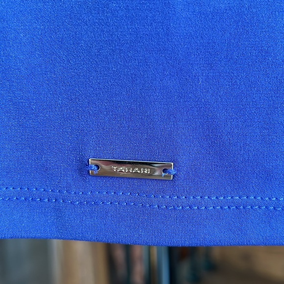 Tahari Ladies Sleeveless Top/Camisole Size Med. Periwinkle Blue Colour NWOT - Picture 3 of 7